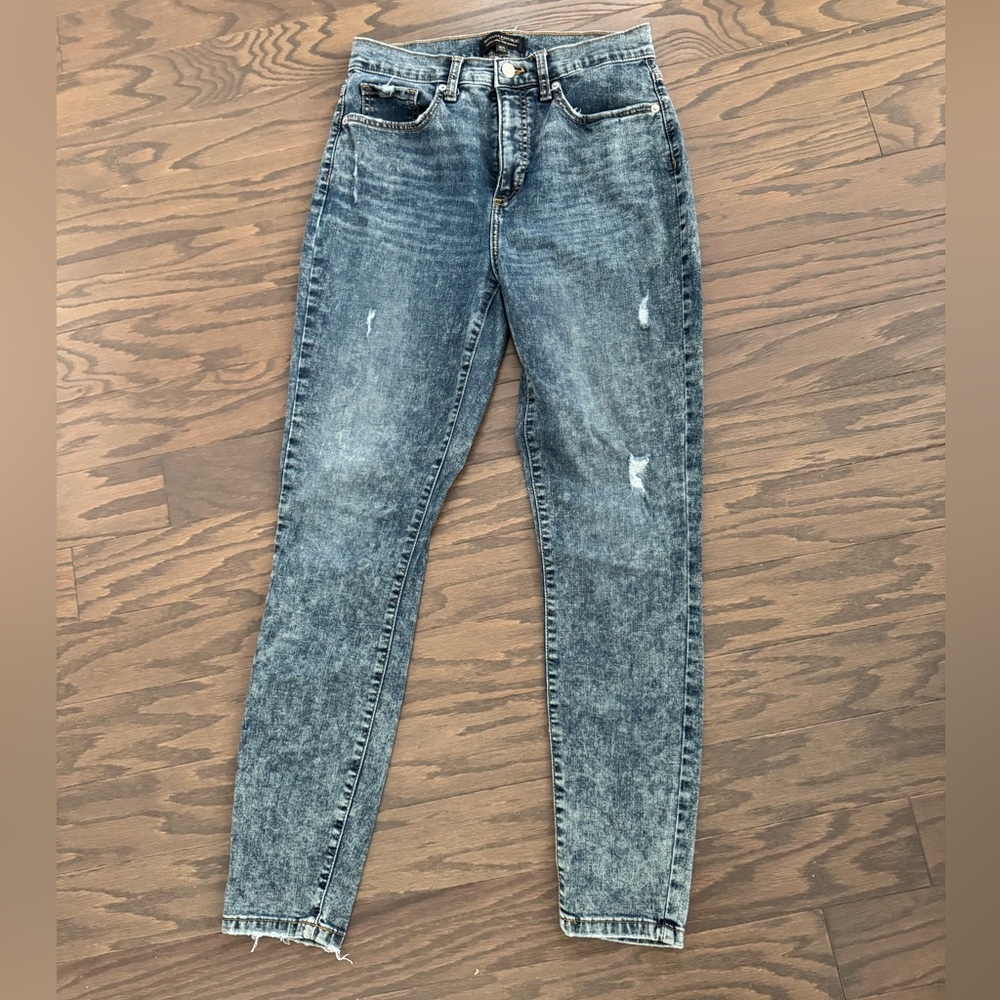 Banana Republic Curvy High Rise Skinny Distressed Acid Wash - Sz 28/6